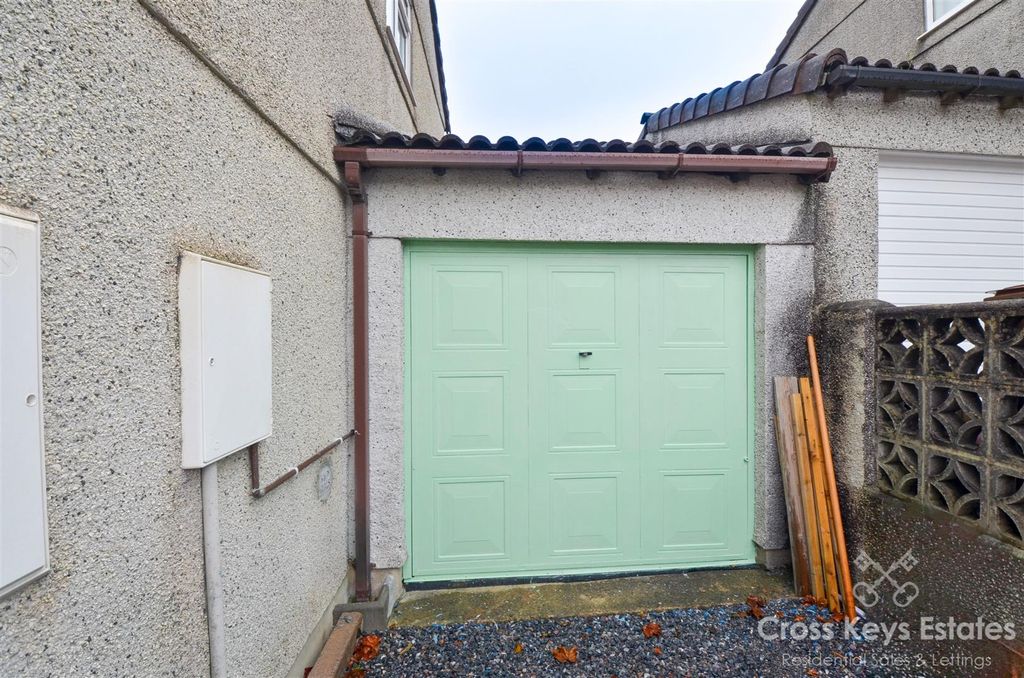 Property photo 3 of 25 Garage &amp; Driveway
