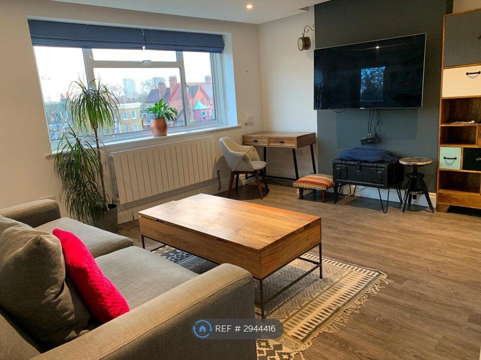 Property photo 1 of 14 Living Room