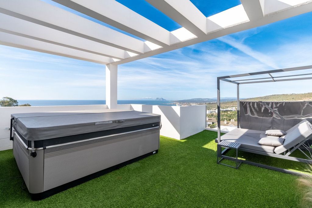 Property photo 3 of 34