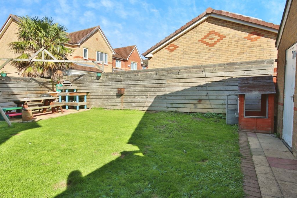 Property photo 2 of 20 4370104