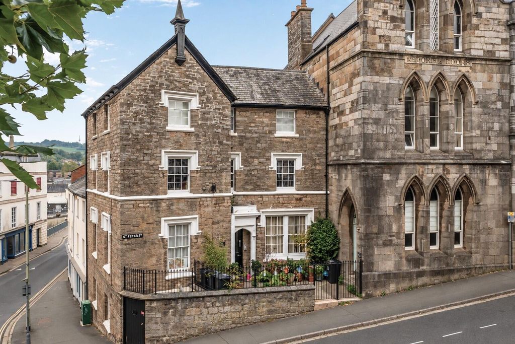 Property photo 1 of 22 Front (Exterior)