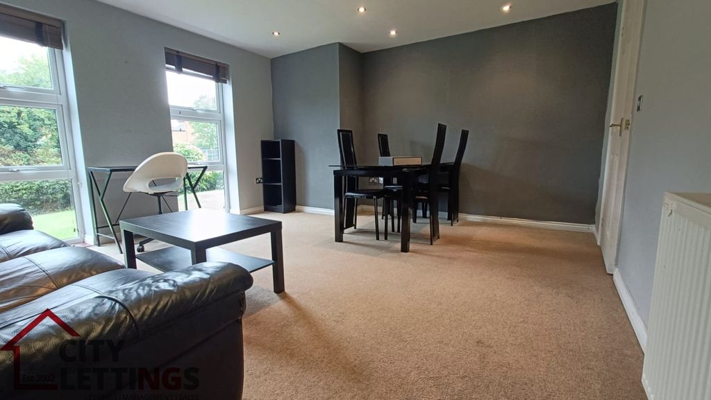 Property photo 1 of 8 26 Templars