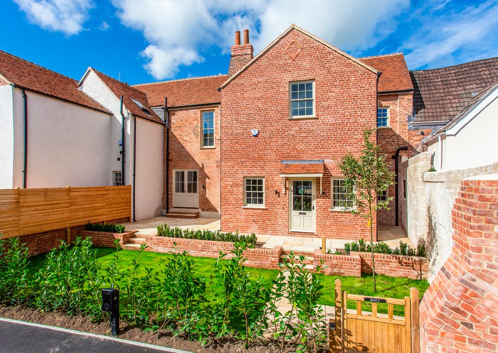 Property photo 1 of 21 Front Elevation