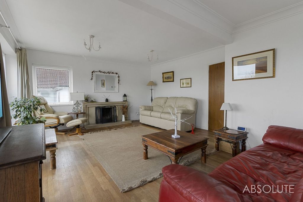 Property photo 3 of 33