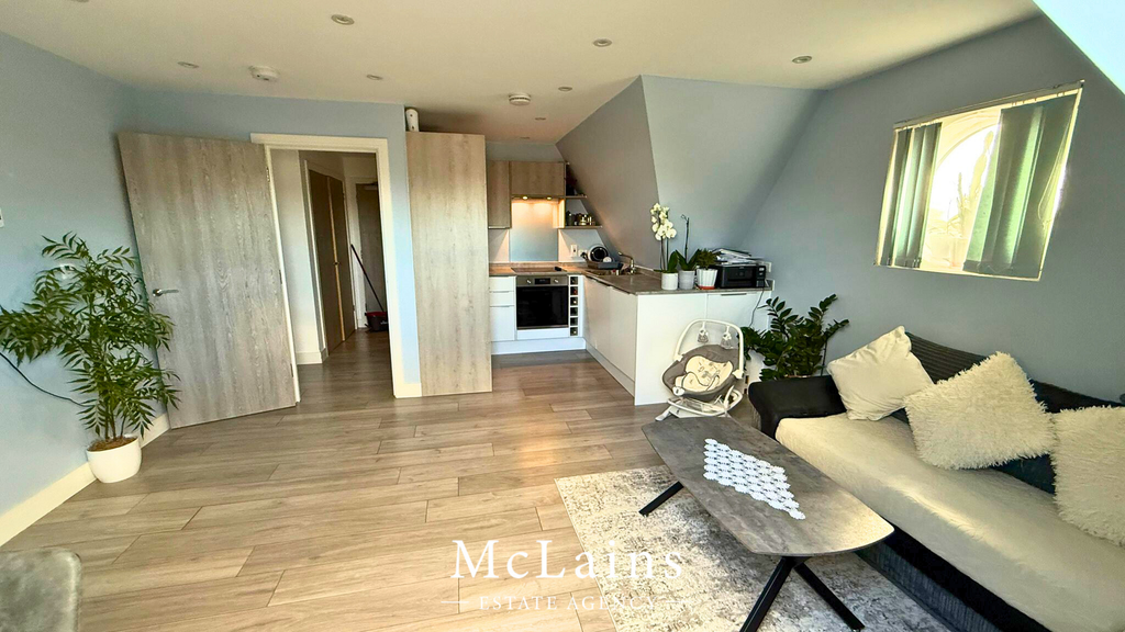 Property photo 2 of 5 Living Room