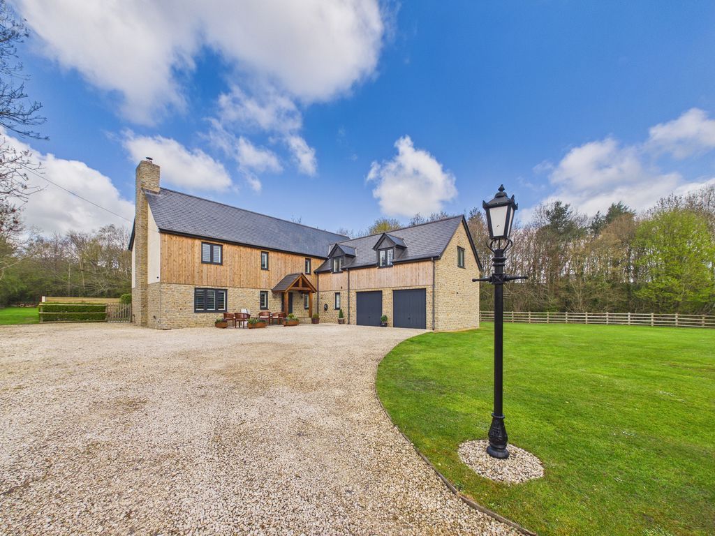 Property photo 1 of 34 Photo 32