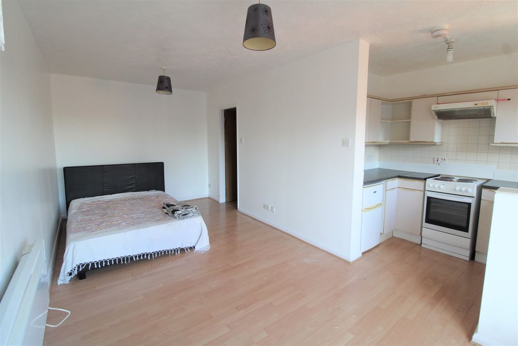 Property photo 1 of 4