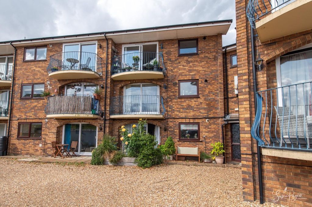 Property photo 1 of 21 Welcome To Flat 13, Fountain Court