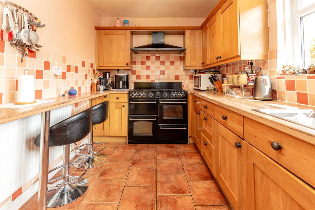 Property photo 3 of 23 Picture No. 18