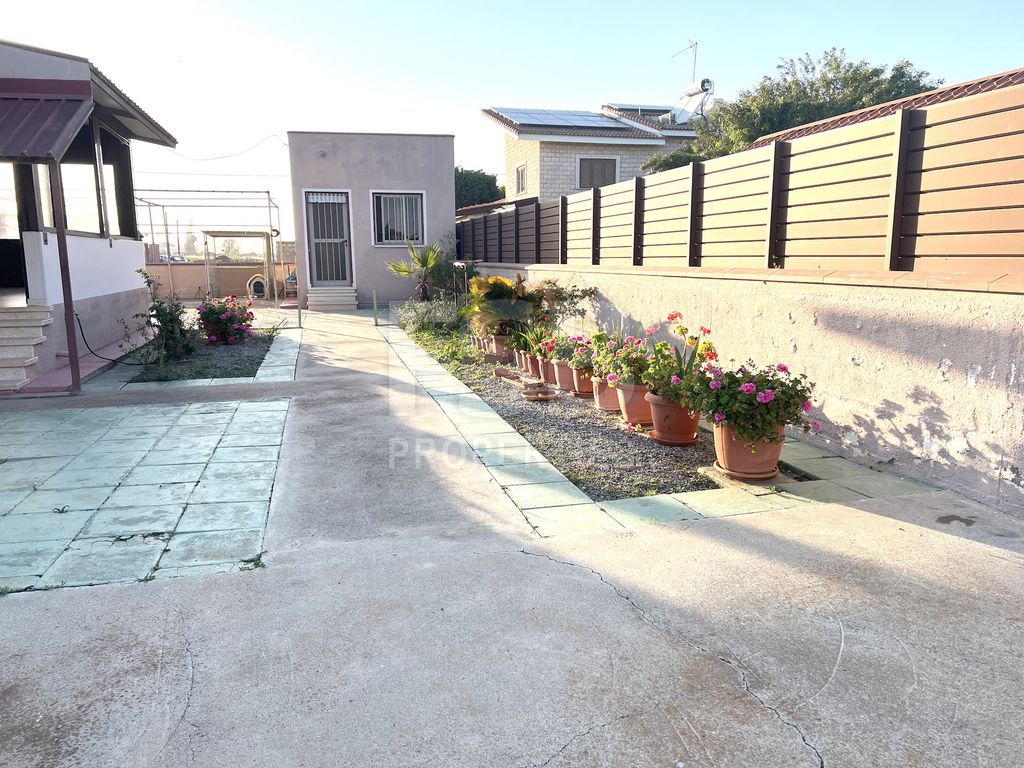 Property photo 3 of 11