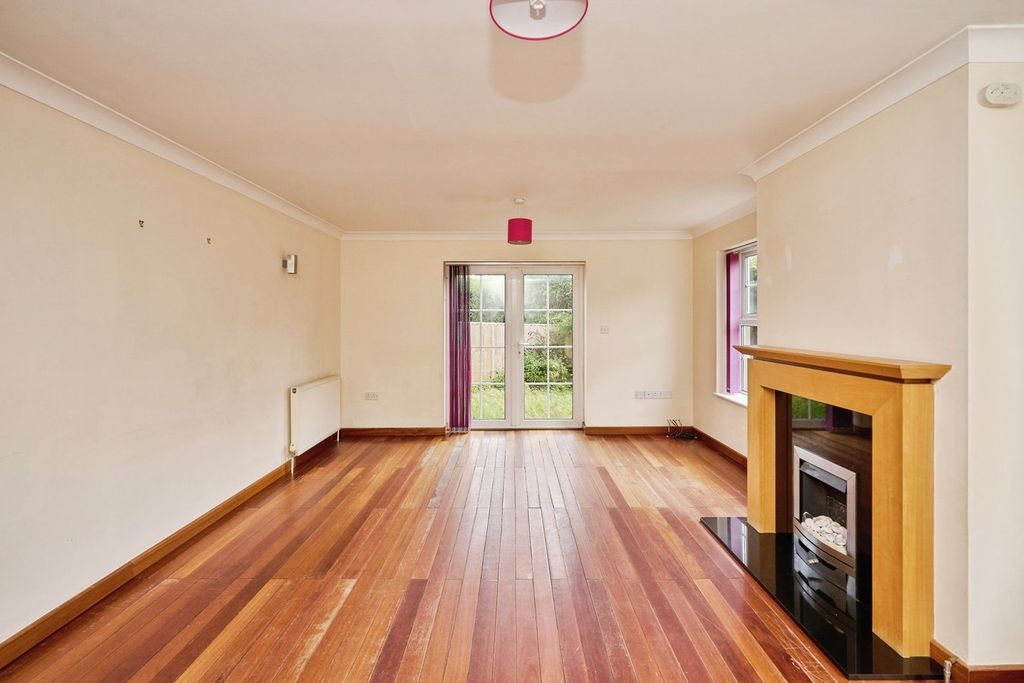 Property photo 3 of 27