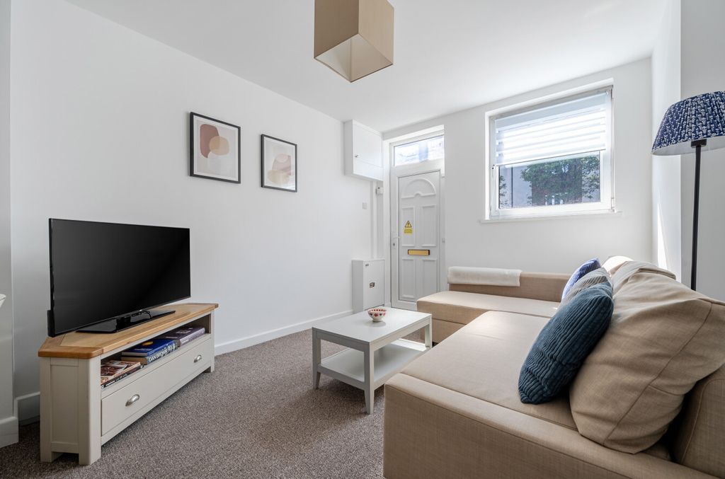 Property photo 2 of 12 1514260-1-6A96Dbe...