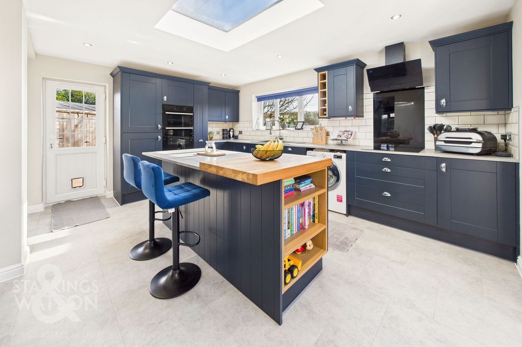 Property photo 3 of 25