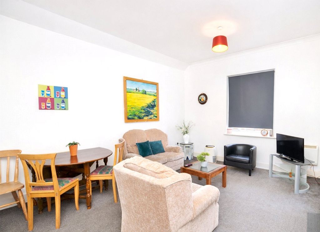 Property photo 3 of 13 Picture No. 12