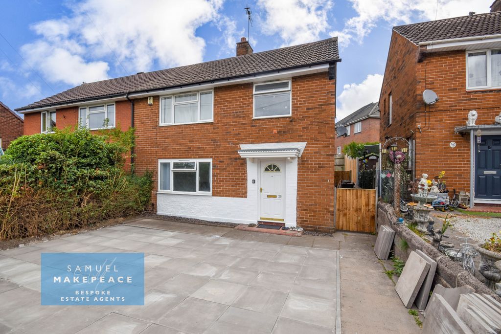 Property photo 1 of 29 Three Bedroom Semi Detached - Great Opportunity!
