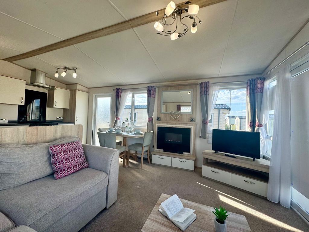 Property photo 2 of 14 Abi Sunningdale 2017 Car0023544 84016848.Jpeg