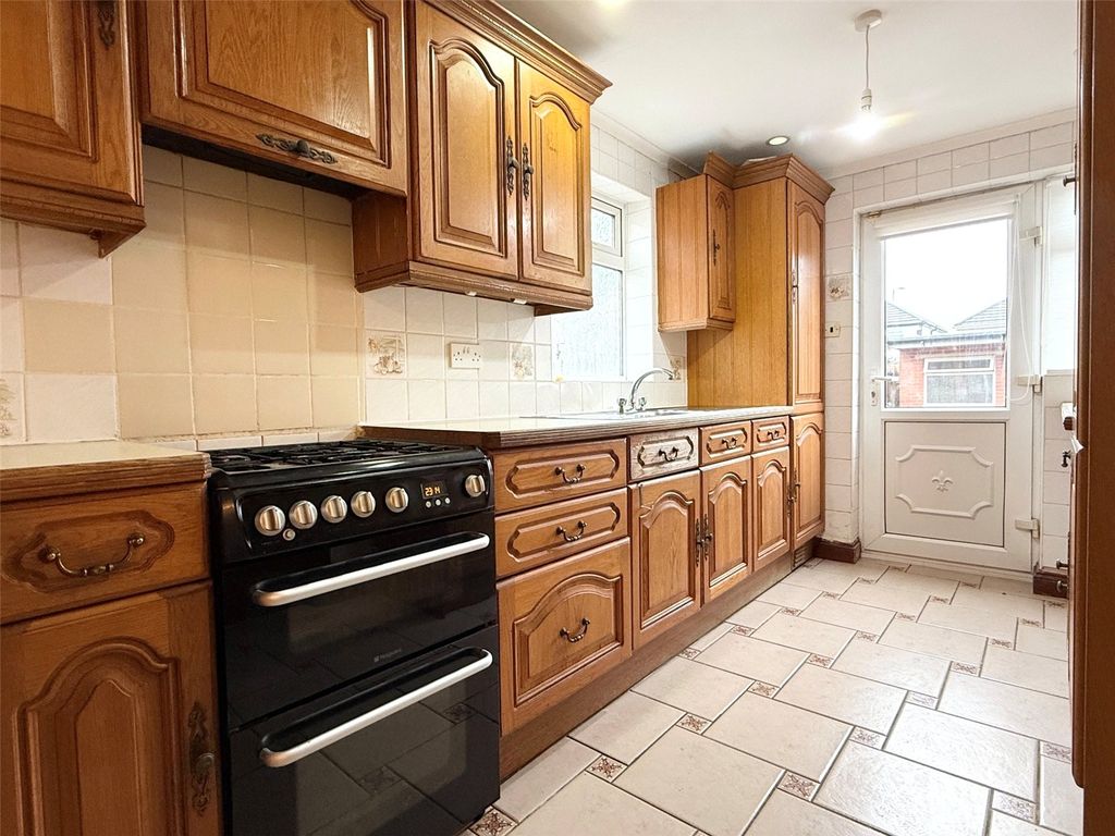 Property photo 3 of 21 Picture No. 12