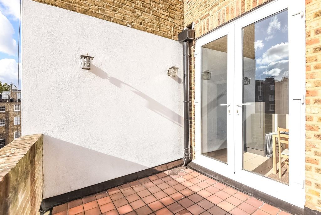Property photo 2 of 16 Balcony2