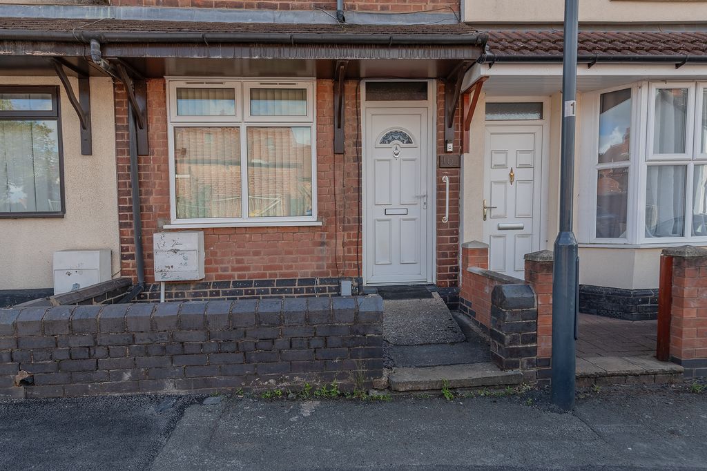 Property photo 1 of 17 Exterior