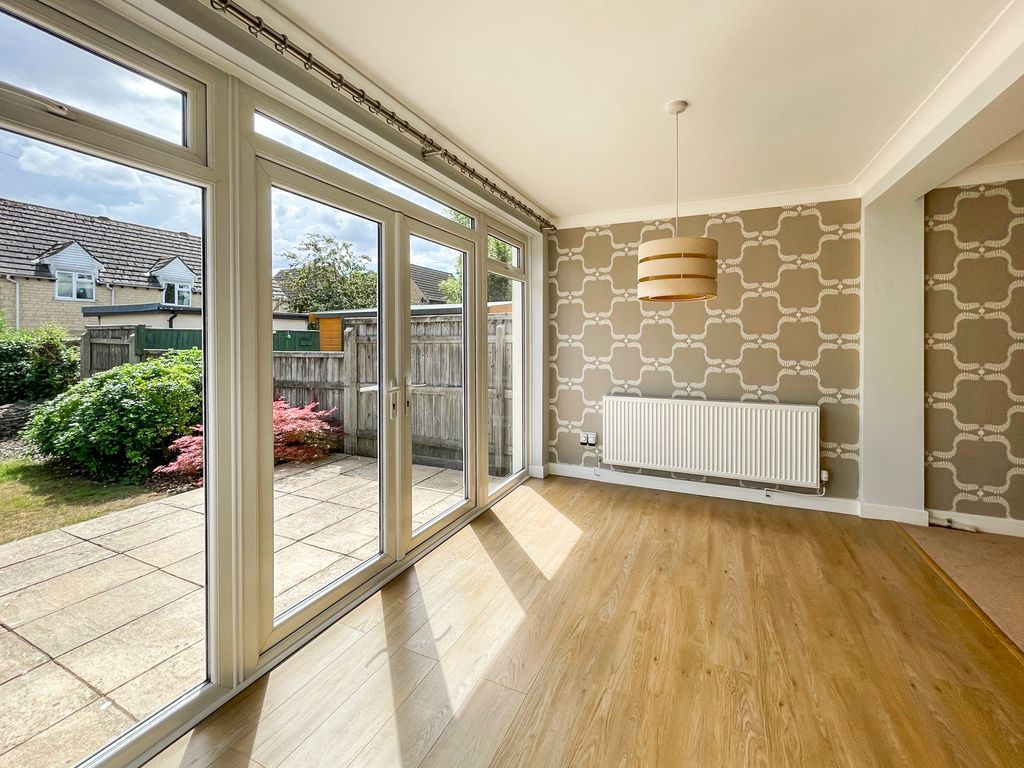 Property photo 2 of 11 6