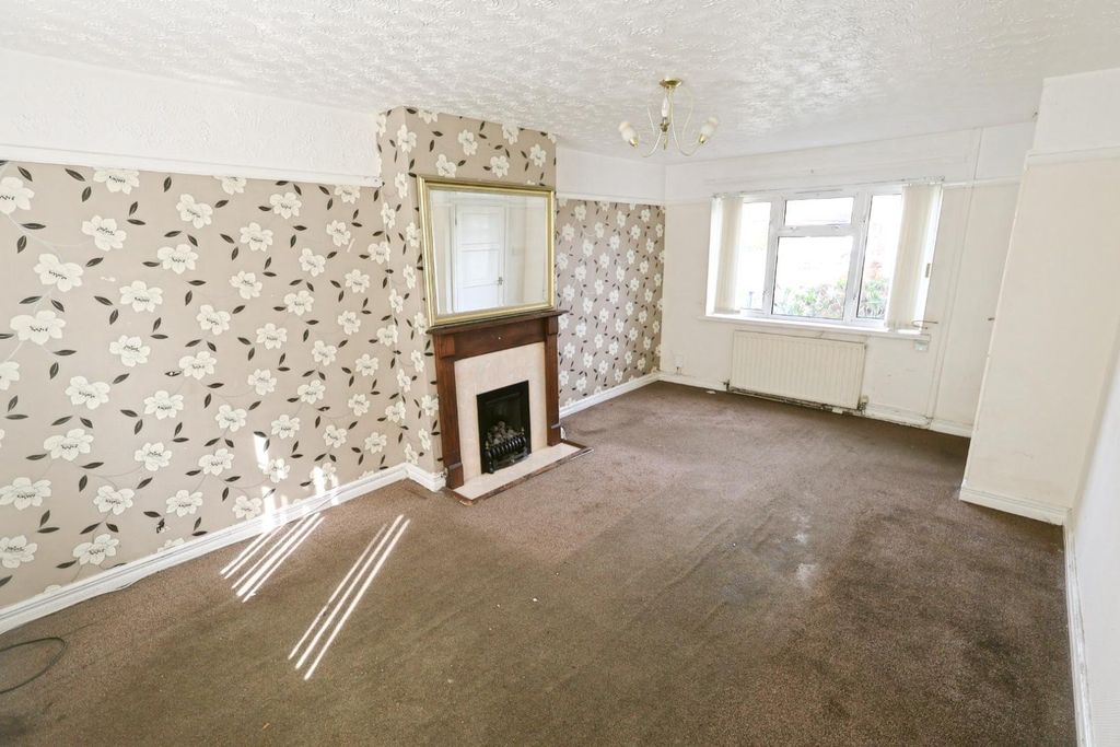 Property photo 2 of 10 Living Room