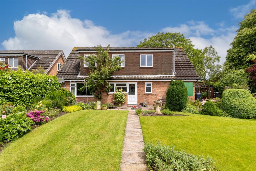 Property photo 1 of 27 1Moorsfieldavenue-4.Jpg