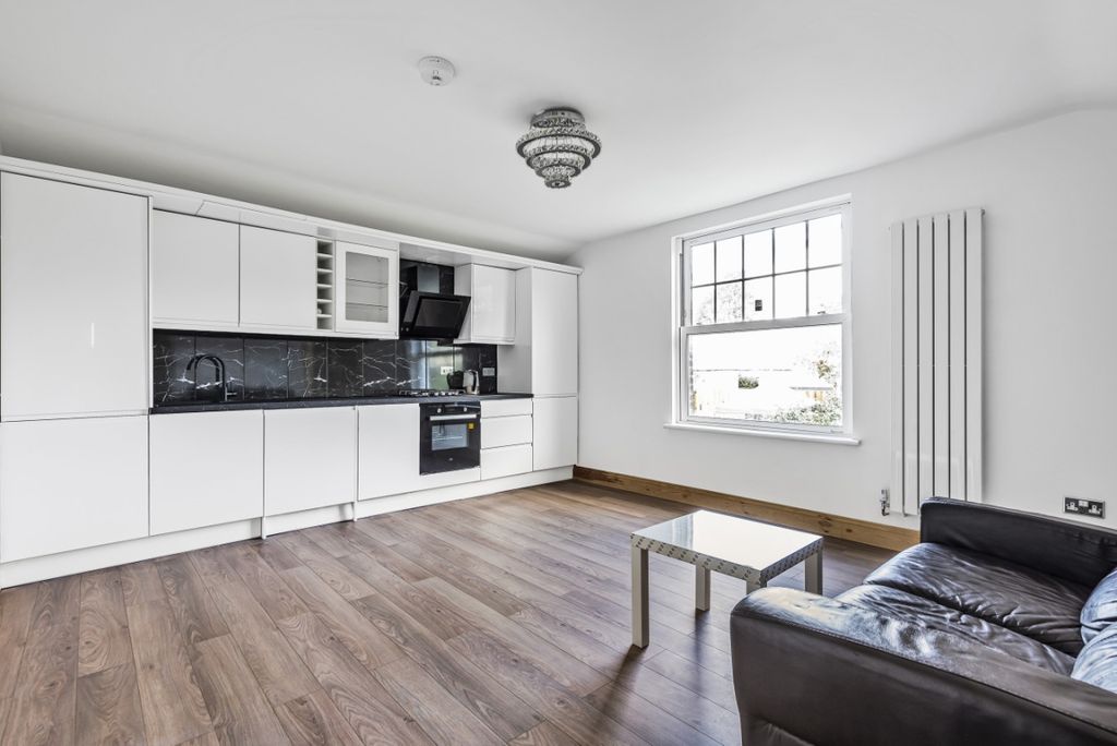 Property photo 1 of 6 916643 (2)