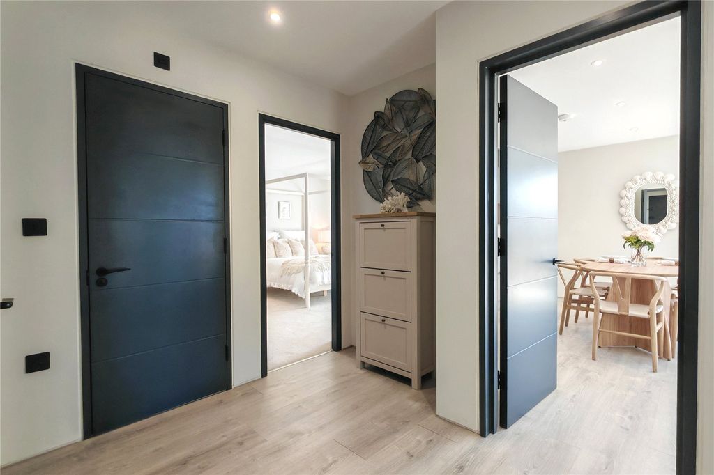 Property photo 3 of 7 Apt 1