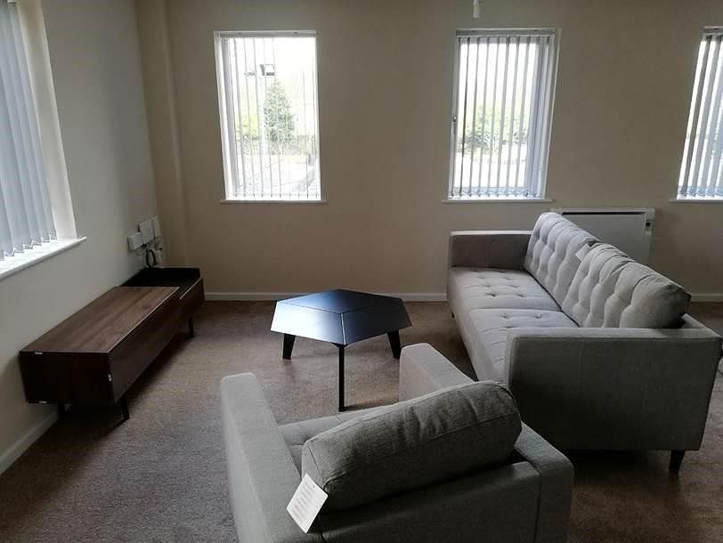 Property photo 2 of 4 (Main)