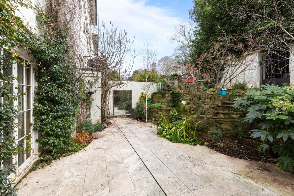 Additional image 26 of 6 bed end terrace house for salePark Crescent, Brighton, East Sussex BN2