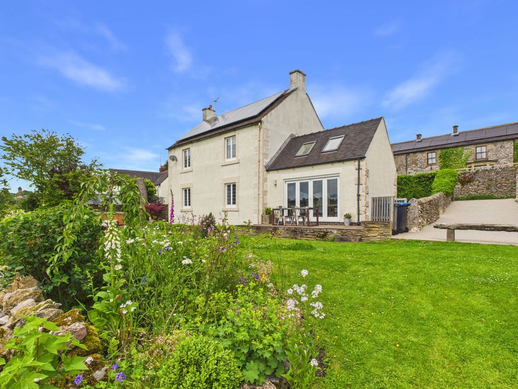 Property photo 1 of 74
