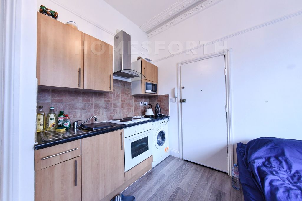 Property photo 2 of 6 Photo 6