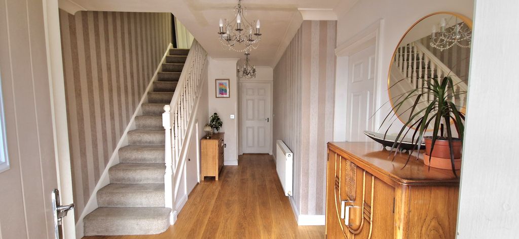 Property photo 3 of 26