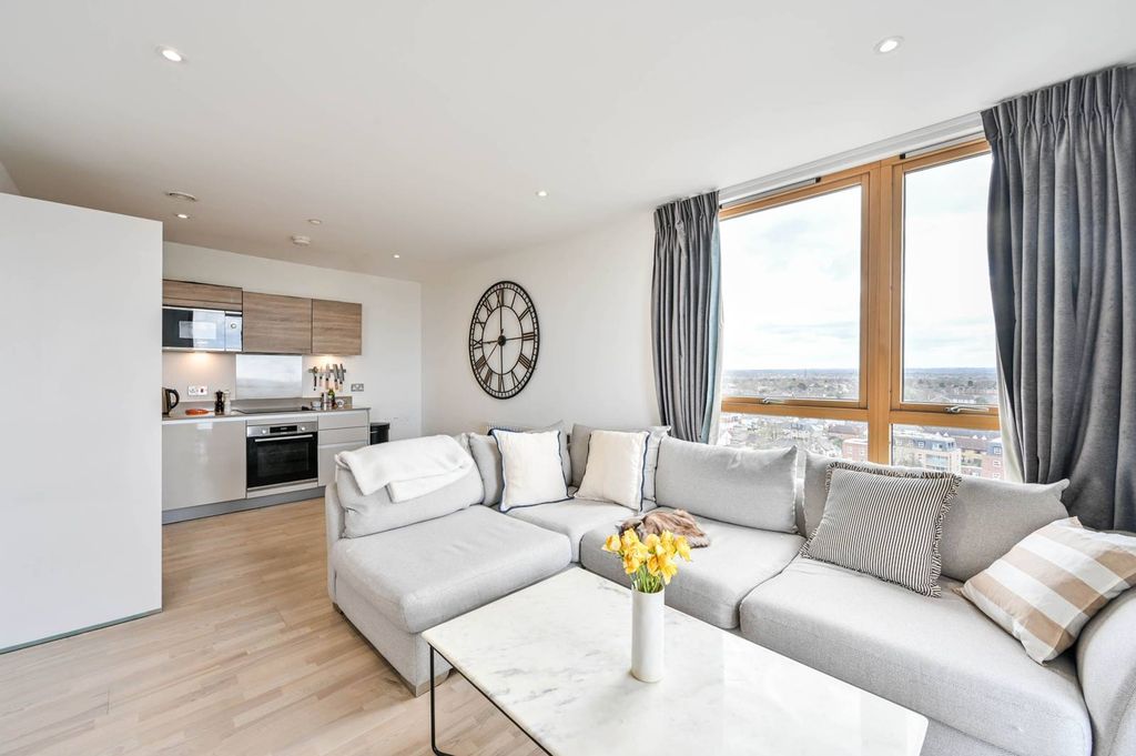 Property photo 2 of 12