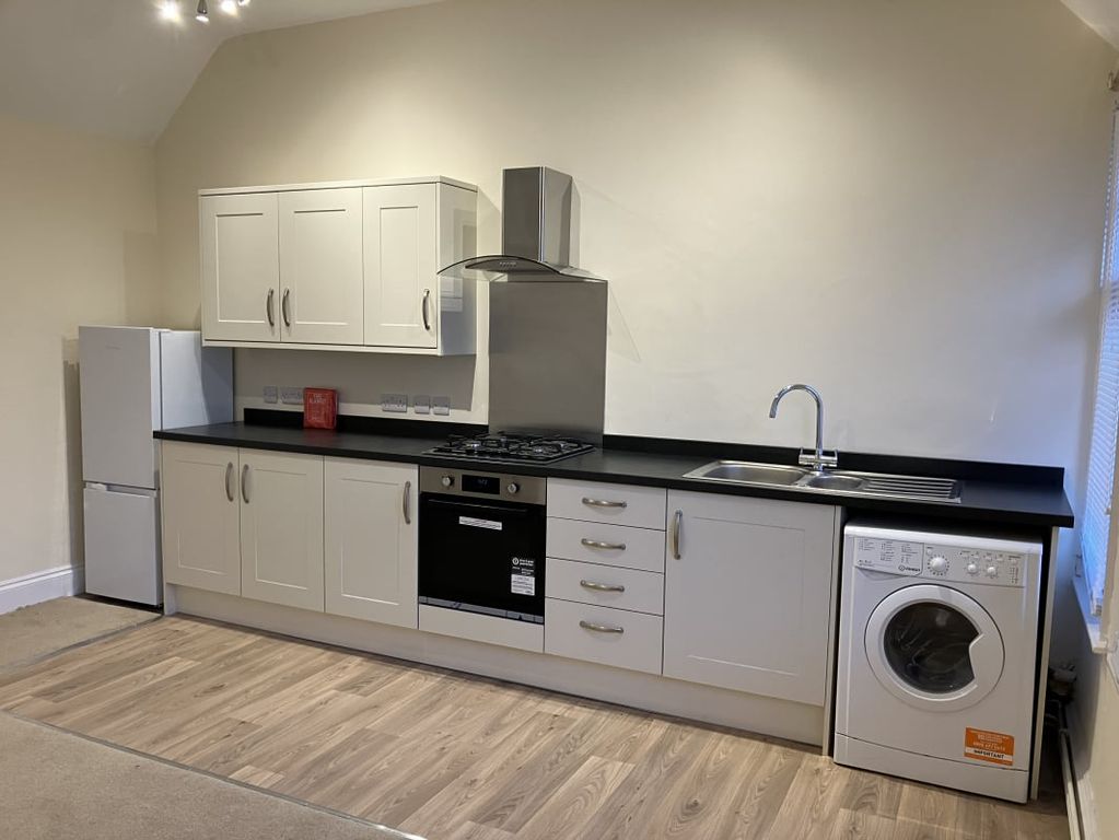 Property photo 2 of 8