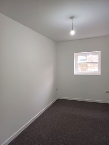 Property photo 3 of 6 Lounge