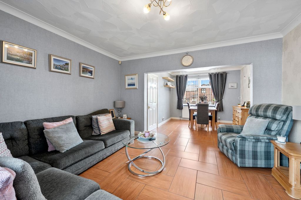 Property photo 2 of 30