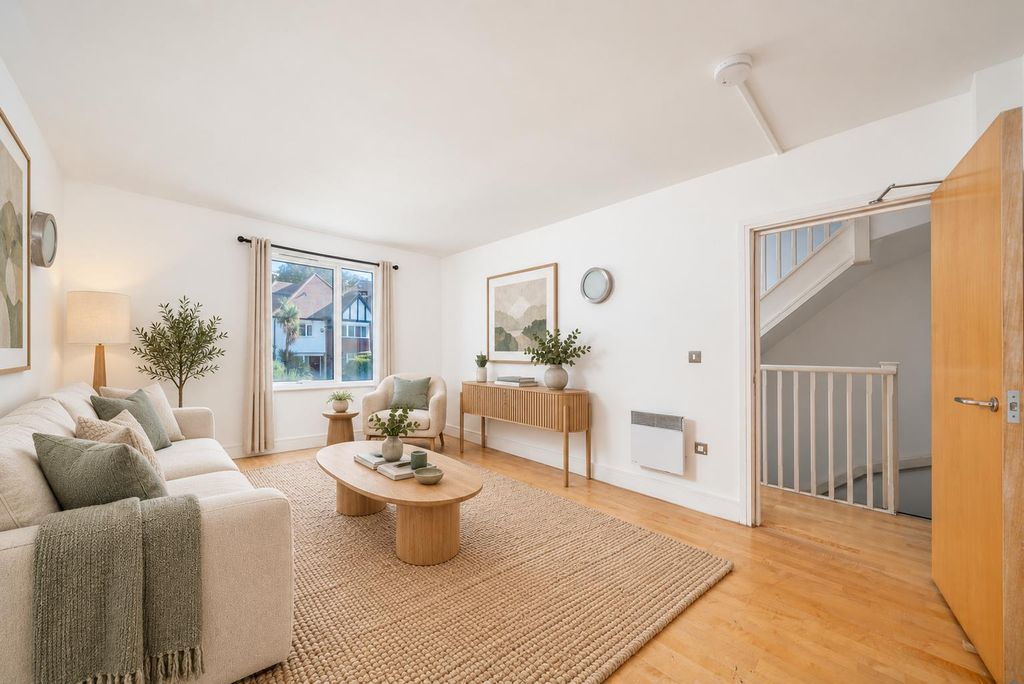 Property photo 1 of 21