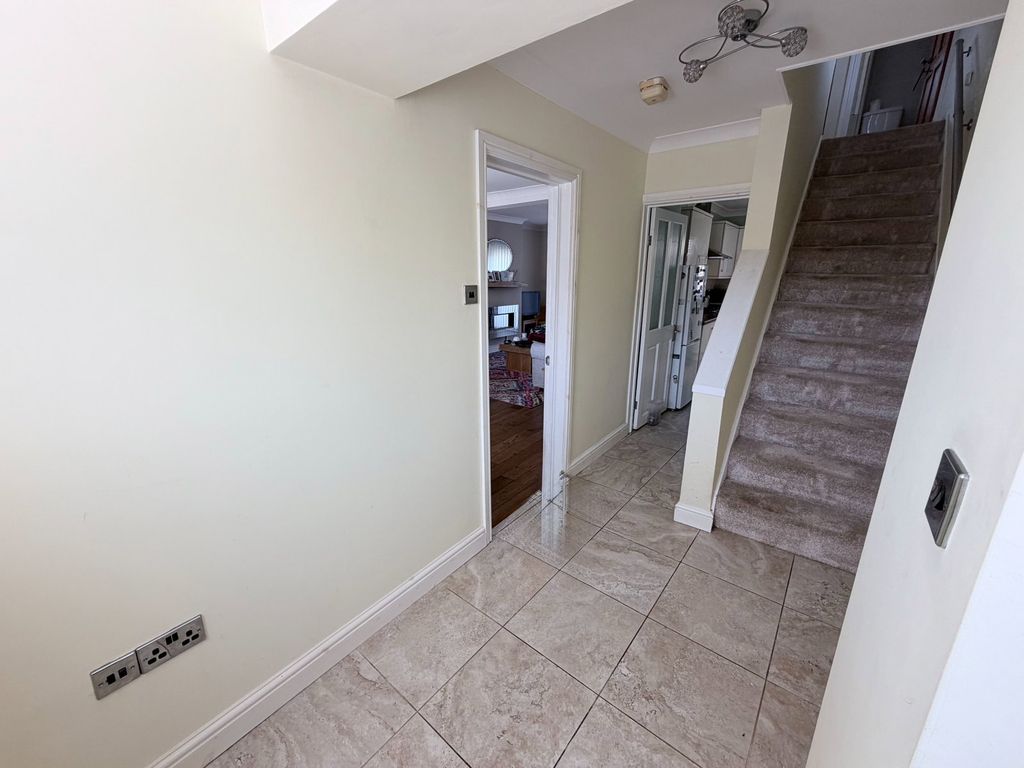 Property photo 3 of 29
