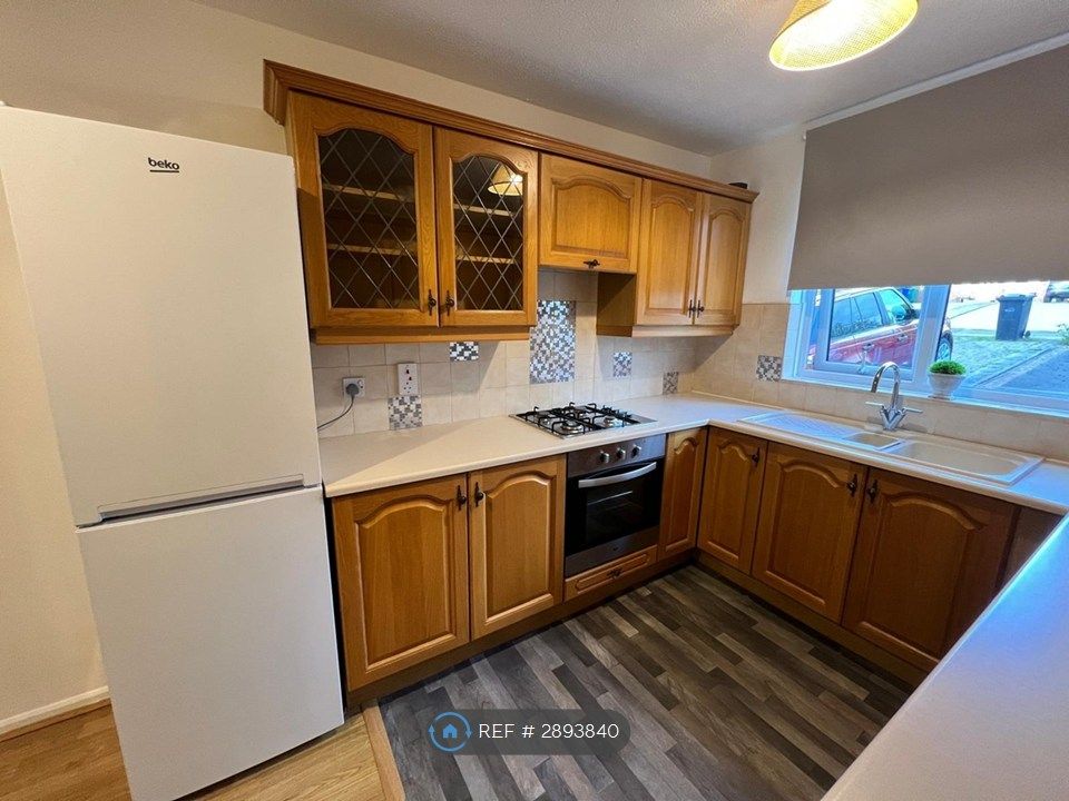 Property photo 3 of 19 Kitchen