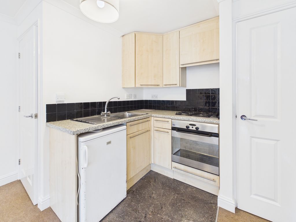 Property photo 3 of 9 Cam03259G0-Pr0266-Still004