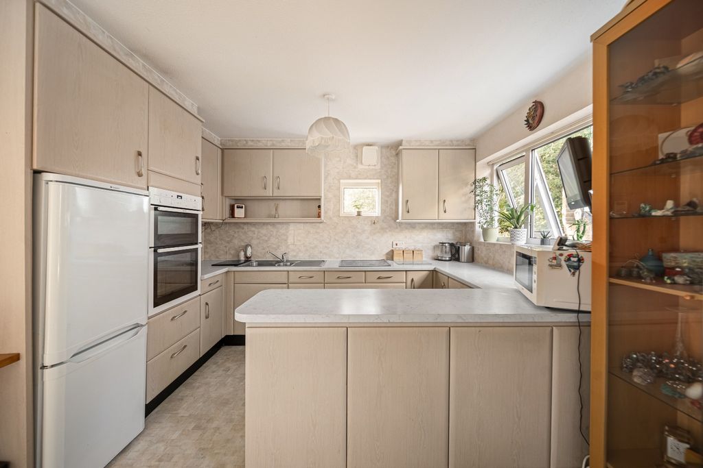 Property photo 3 of 33 5331374