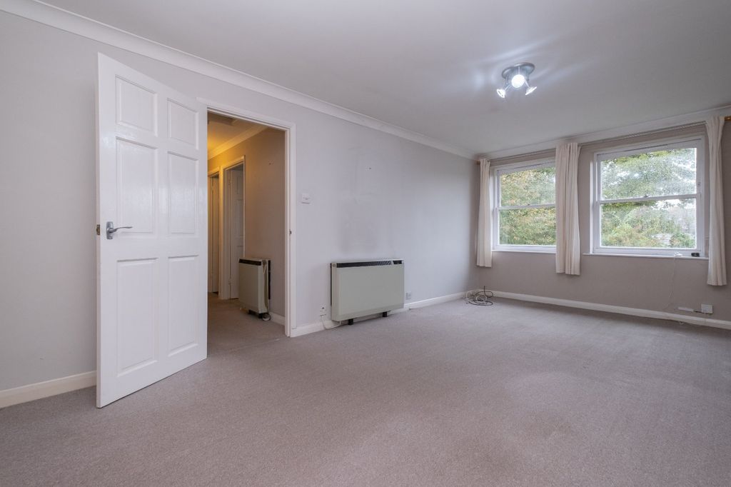 Property photo 2 of 8 Picture 2