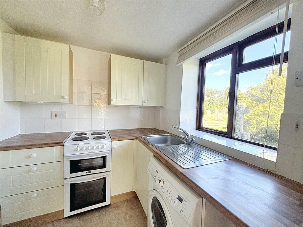 Property photo 2 of 8 Kitchen.Jpg