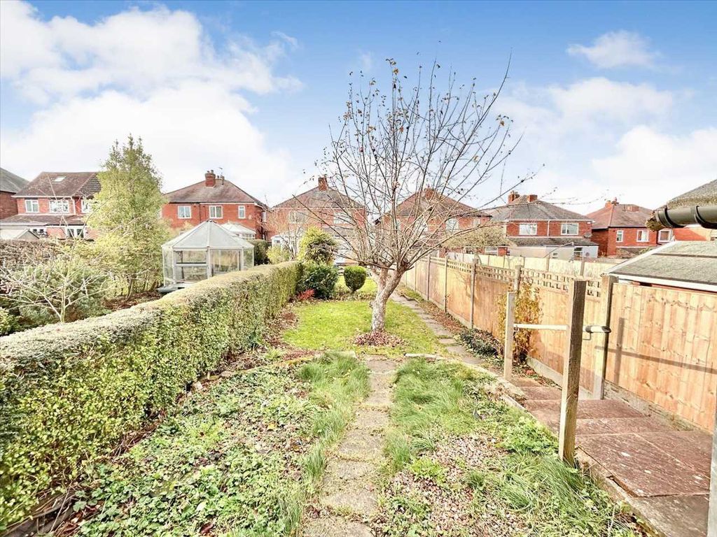 Property photo 2 of 27