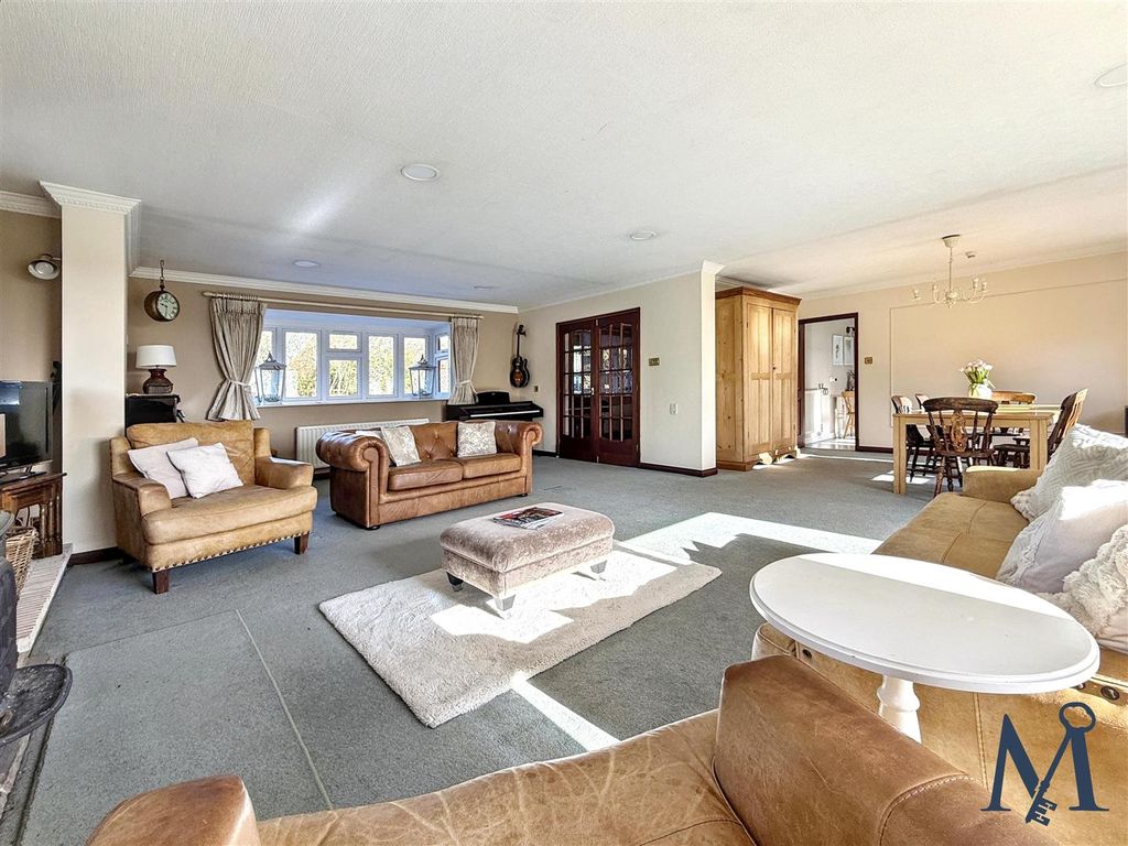 Property photo 3 of 39 Living Room