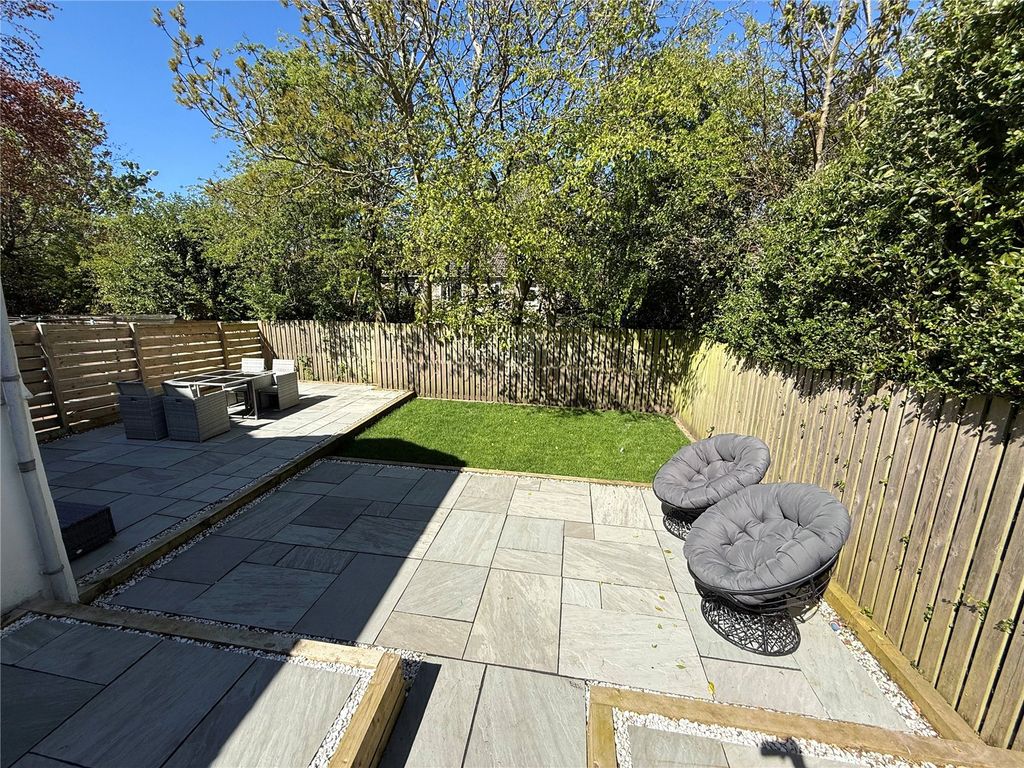 Property photo 2 of 19 Picture No. 52