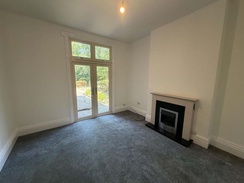 Property photo 3 of 10 32B9A81F-Dd58-40A1-B64F-664B186Eef04.Jpg