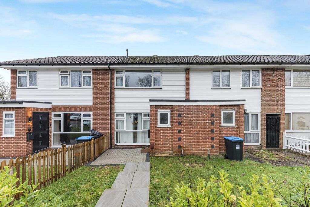 Property photo 1 of 10 Front (Exterior)