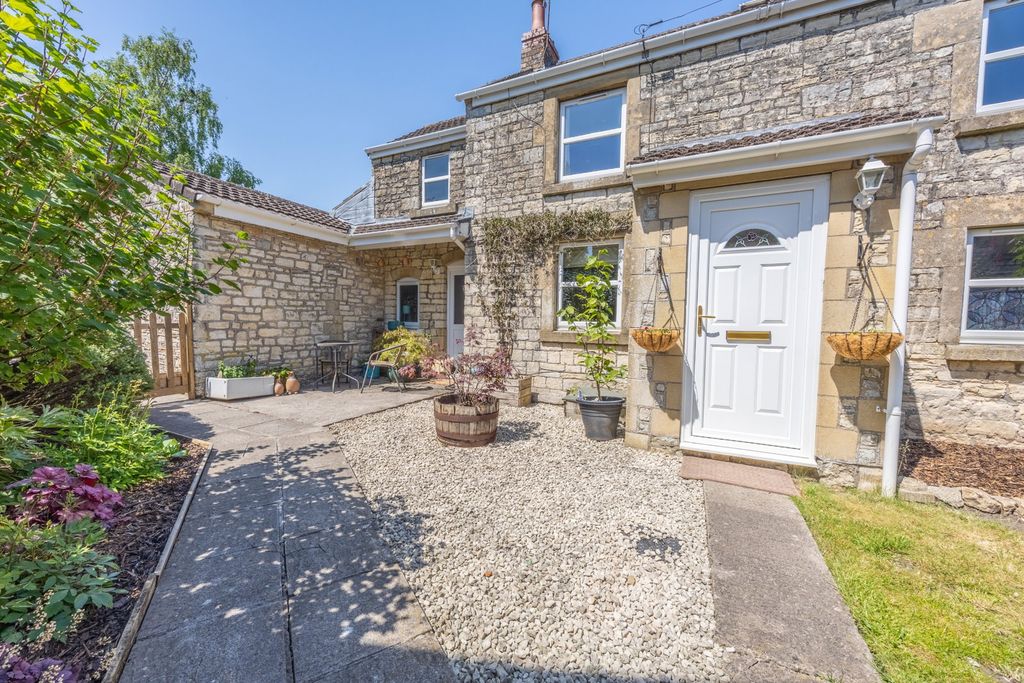 Property photo 3 of 38